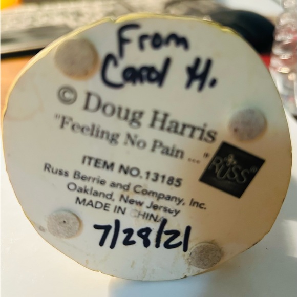 Vintage Russ Berrie nurse “feeling no pain”. Mint condition. - Picture 3 of 3